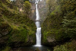 USA-Oregon-Multnomah-Falls-3